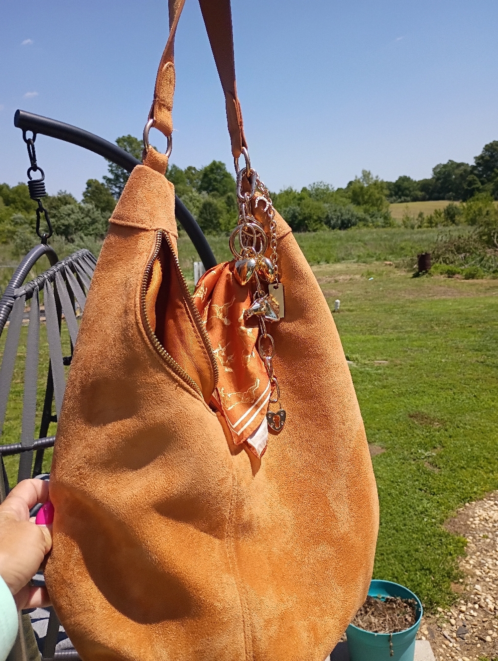 Universal Threads Suede Hobo Shoulder Bag in Tan - Picture 2 of 7